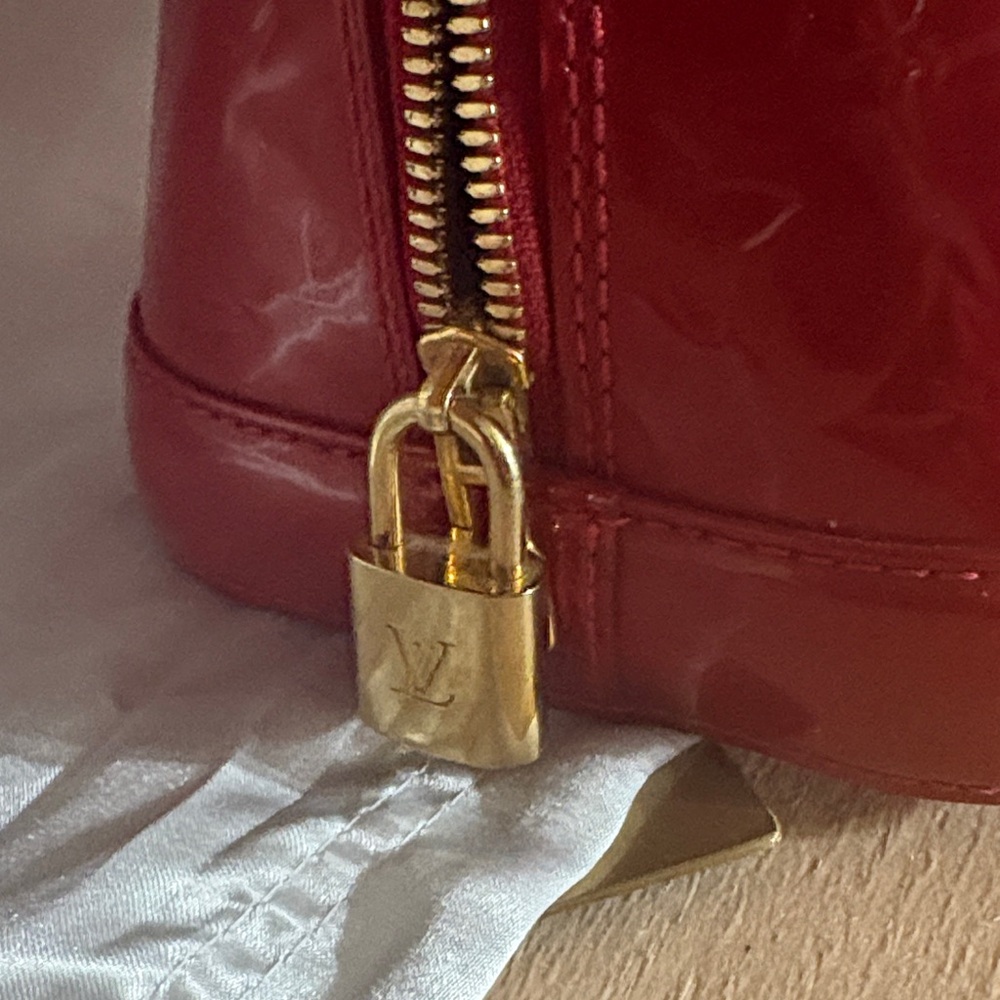 Louis Vuitton Red Patent Vernis Alma Satchel - Picture 3 of 14